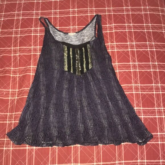 🌻3/$15 Eooté Animal print rhinestone and beads tank top - Picture 1 of 7
